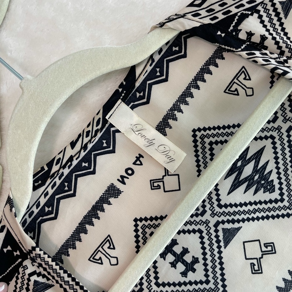 Lightweight Printed Crop Jacket - image 3